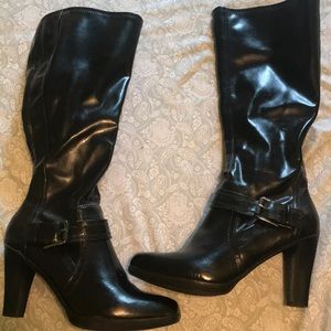 Women’s Black Leather Boots. Size 7. $35